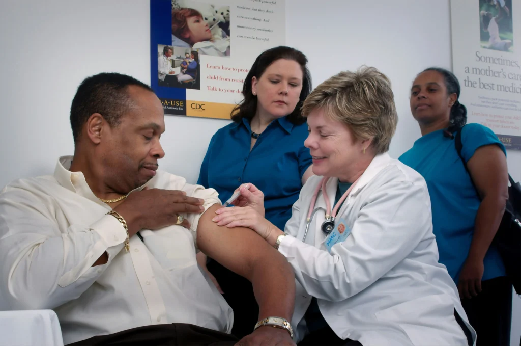Hepatitis B Vaccine| VacciBuddy| Doctor giving vaccine to peoples